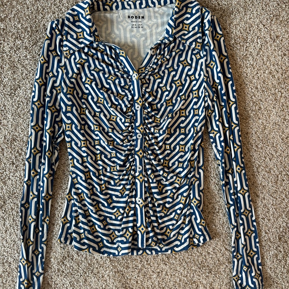 Boden Navy and White Geometric Button Down Shirt